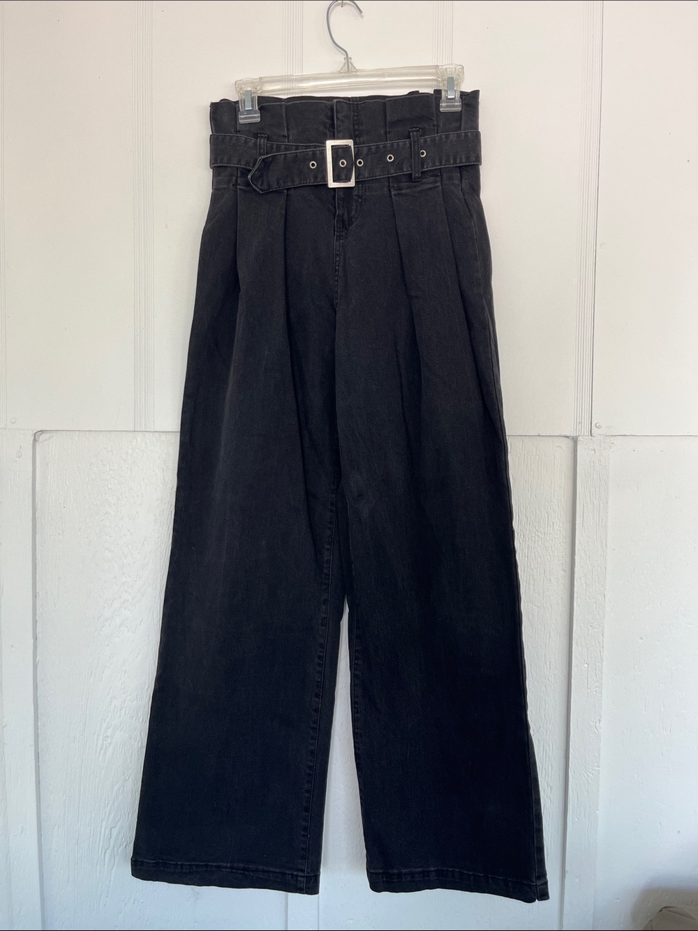 Wide leg baggy jeans